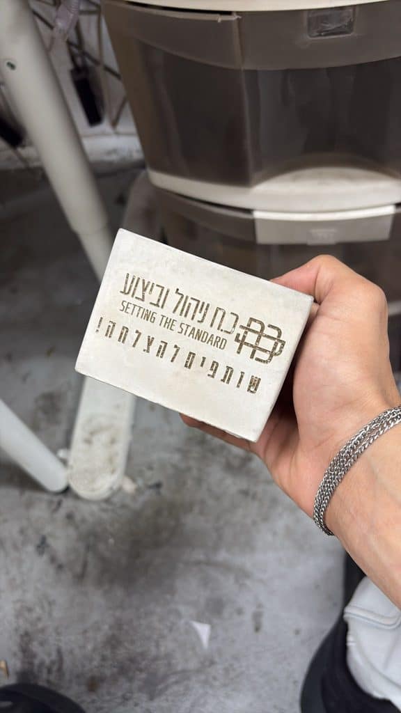 חריטה על בטון-4