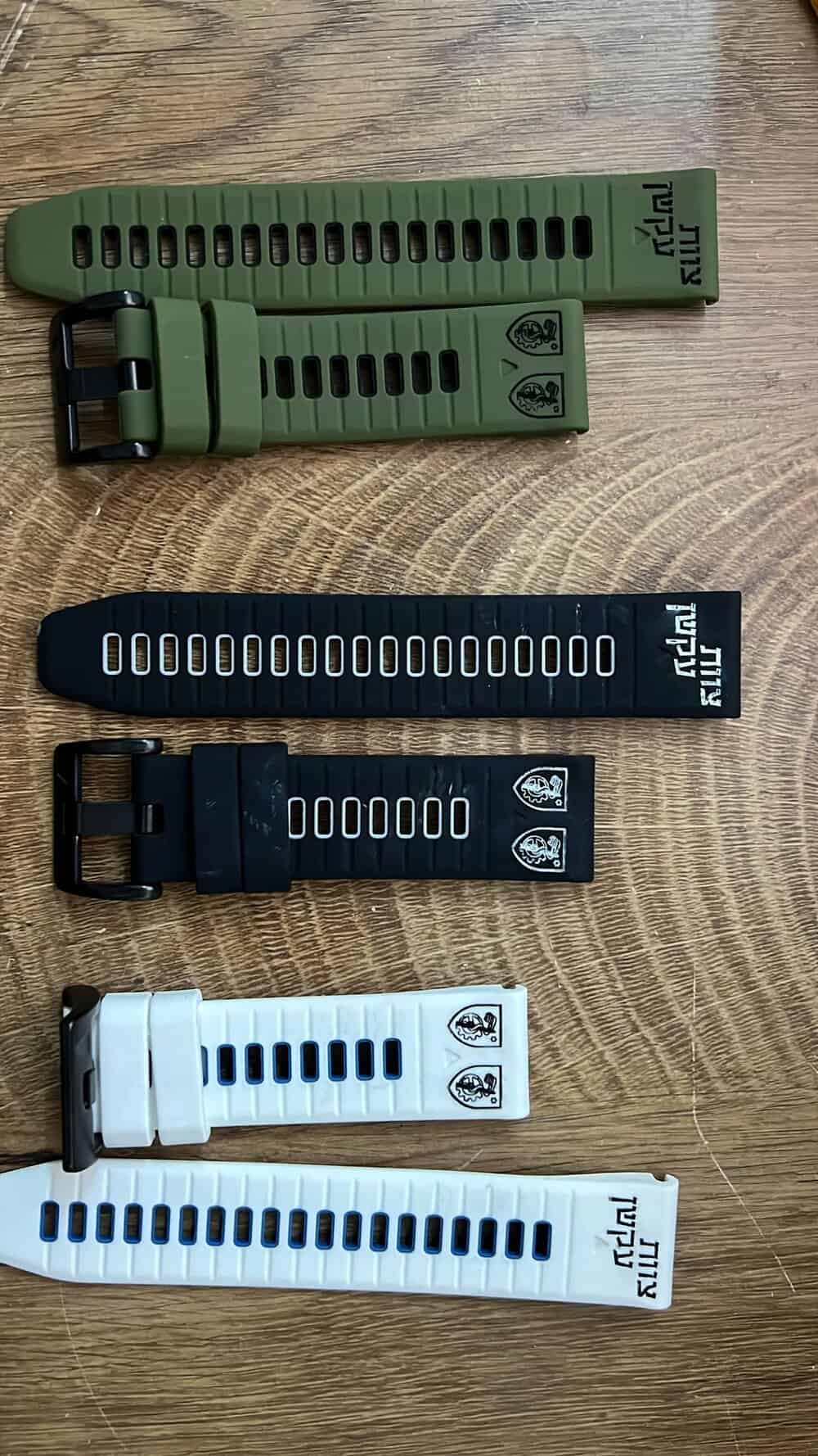 חריטה על רצועת גומי לשעונים צוות עקשן