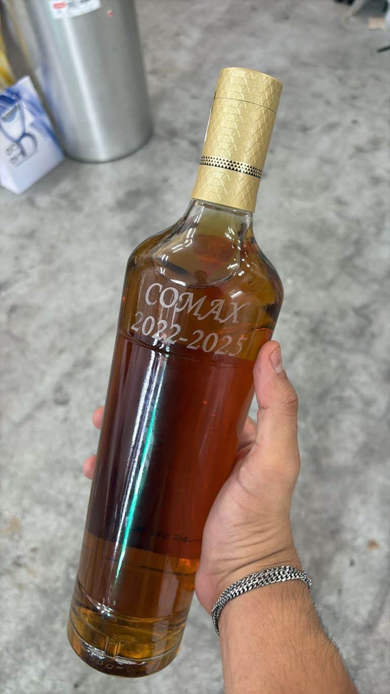 חריטה comax על בקבוק גלנפידיך