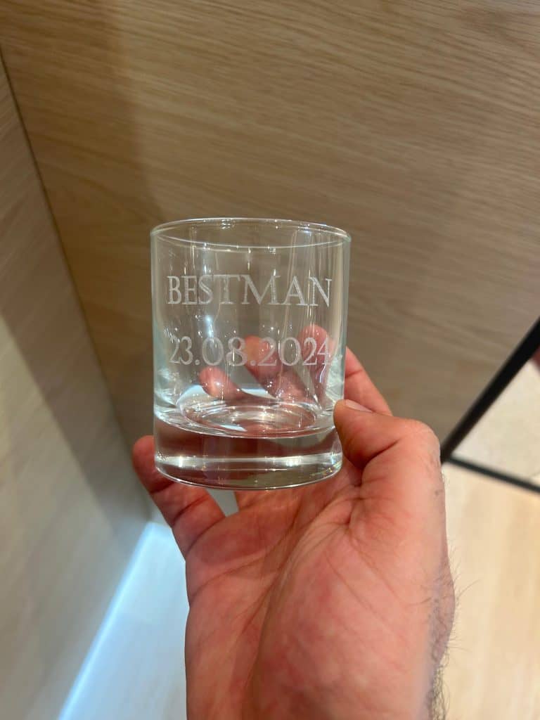 חריטה על כוס וויסקי bestman