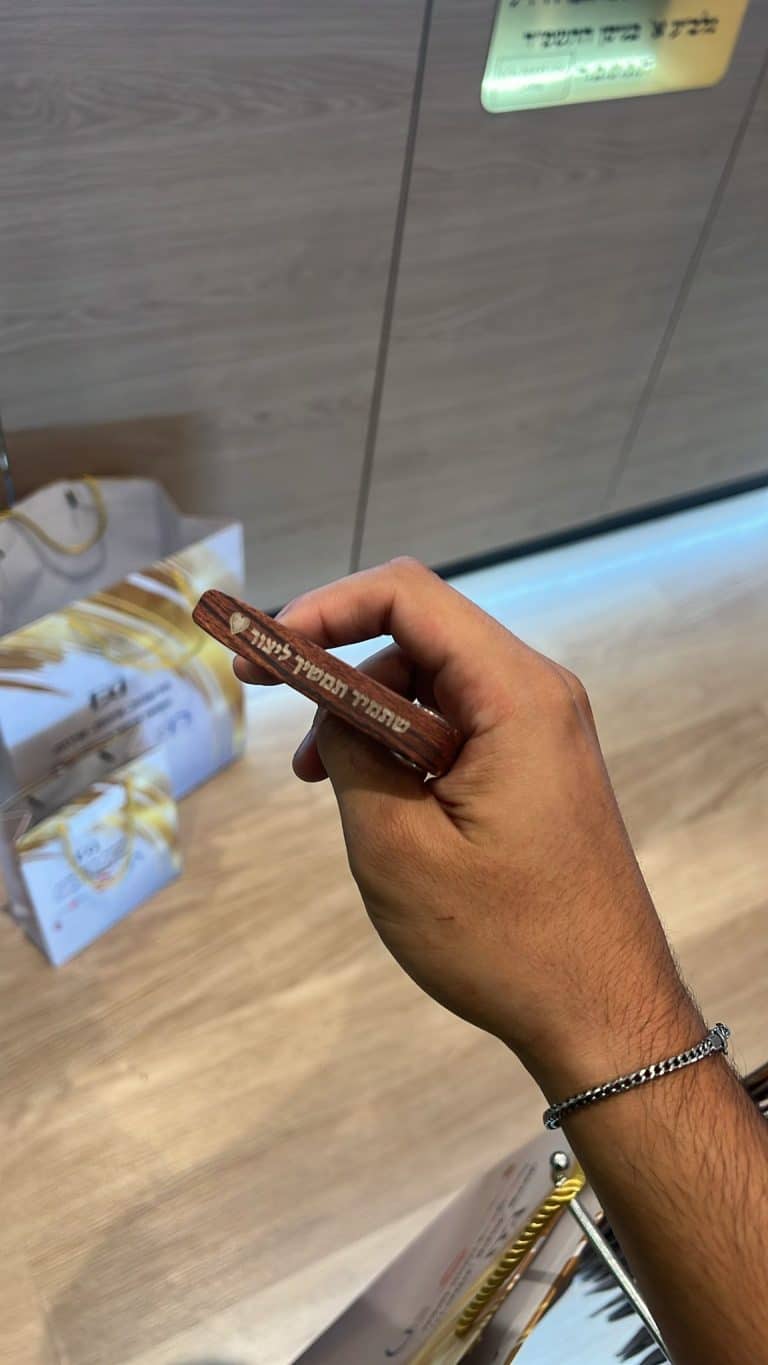 חריטה על קאפו עץ שתמיד תמשיך ליצור