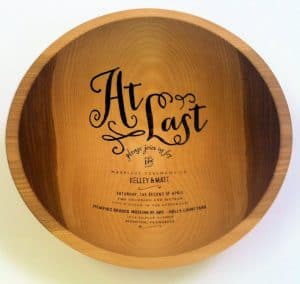 חריטה על קערה