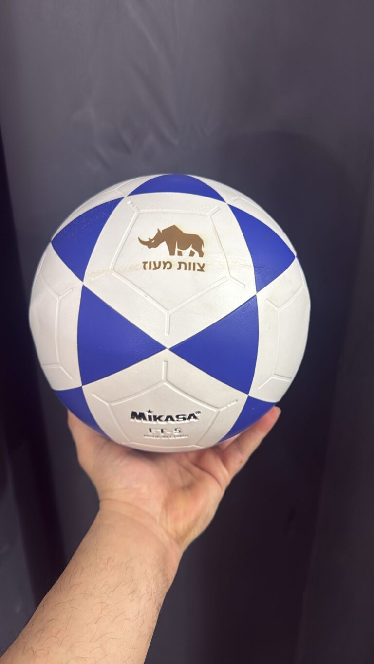 כדורגל עם חריטה צוות מעוז