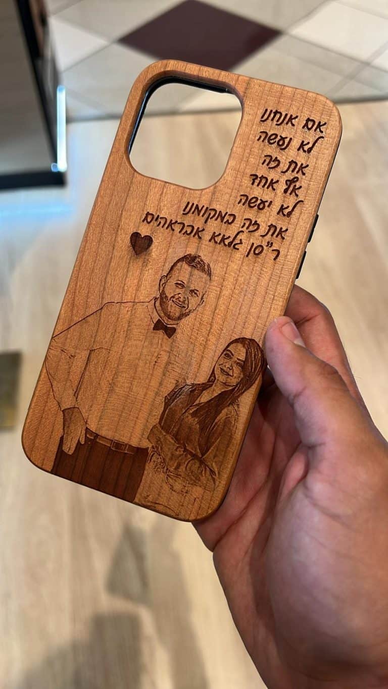 מגן לטלפון רסן גלאא עם כיתוב ותמונה
