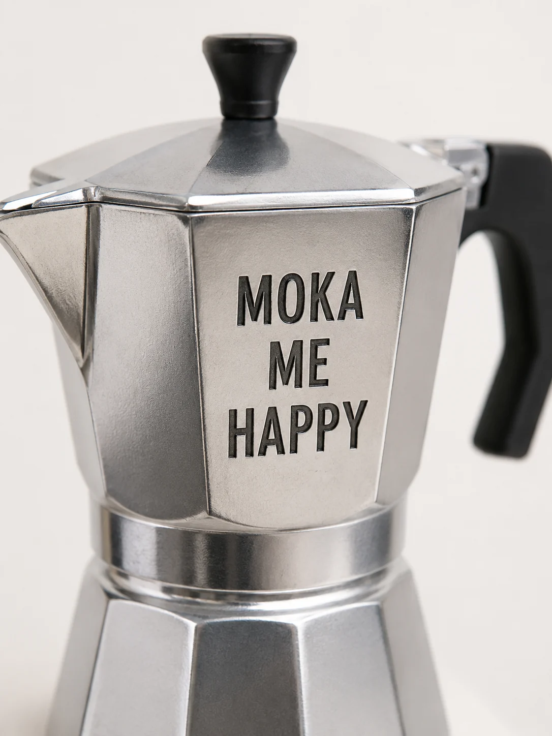 מקינטה עם חריטה MOKA ME HAPPY