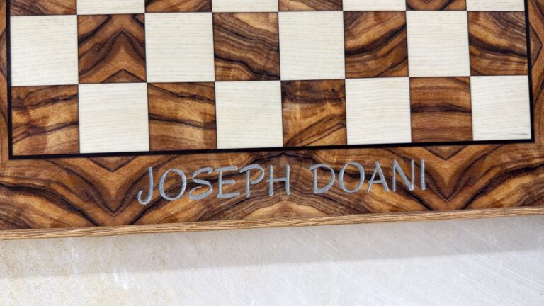 שש בש עם חריטה joseph doani